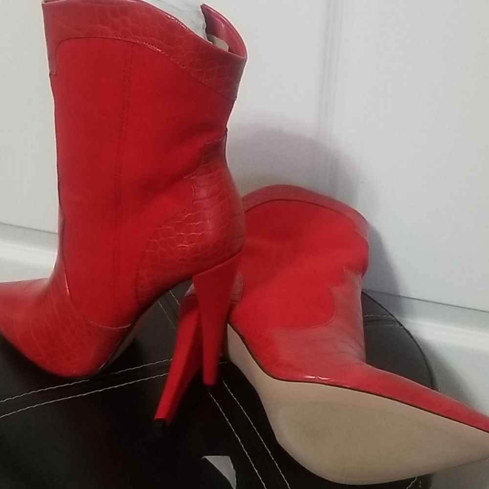 Red boots, mint condition never warn